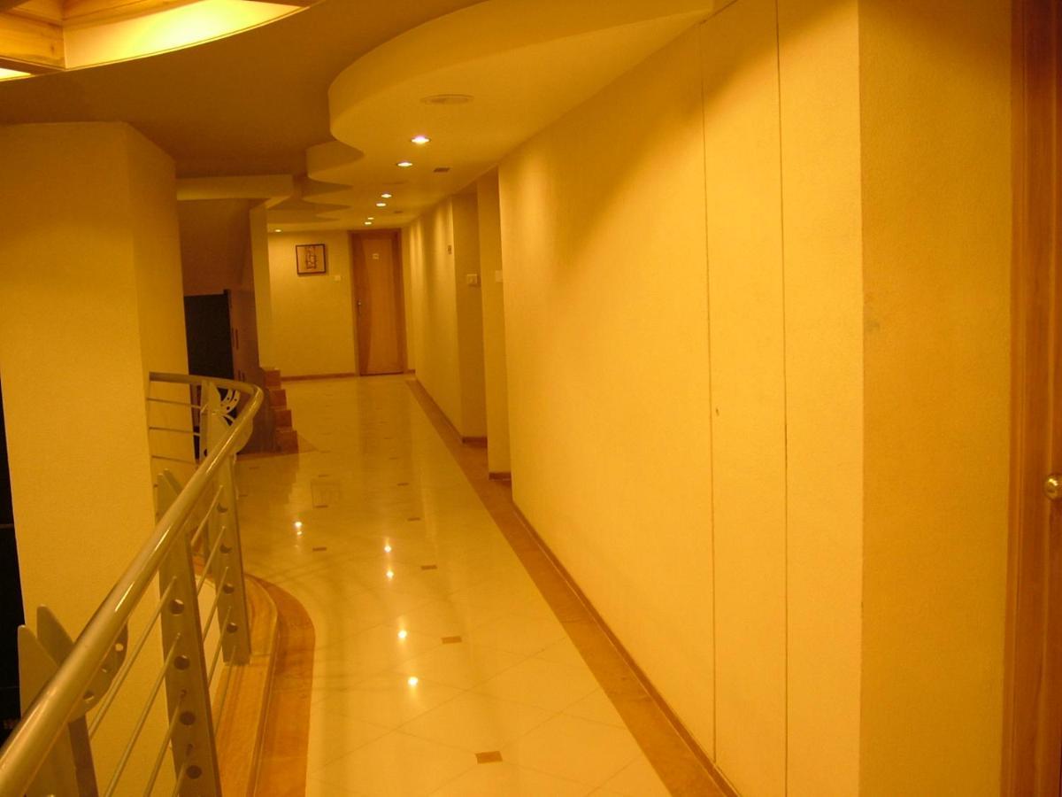 Hotel City Park, Solapur Buitenkant foto