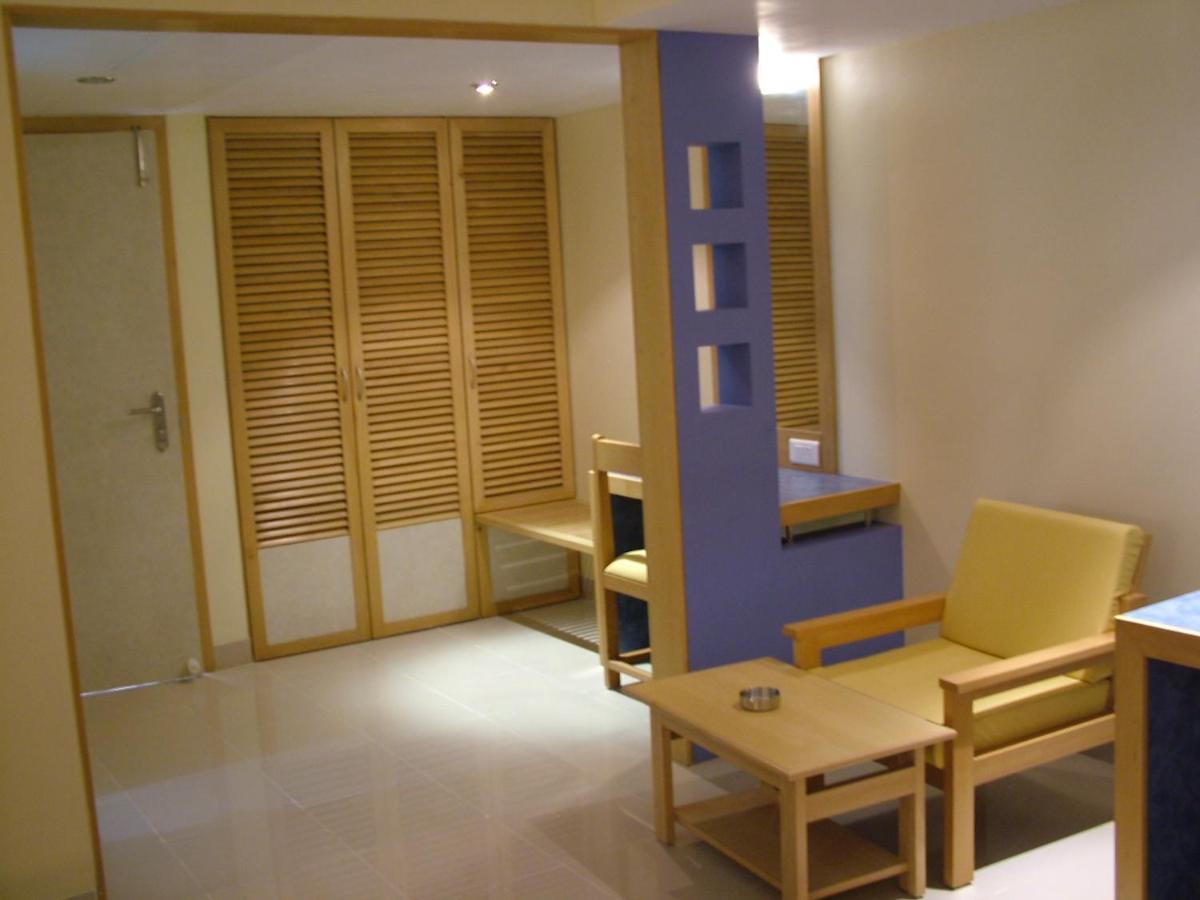 Hotel City Park, Solapur Buitenkant foto