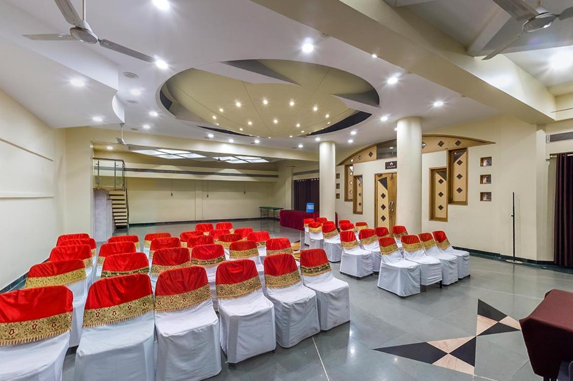 Hotel City Park, Solapur Buitenkant foto
