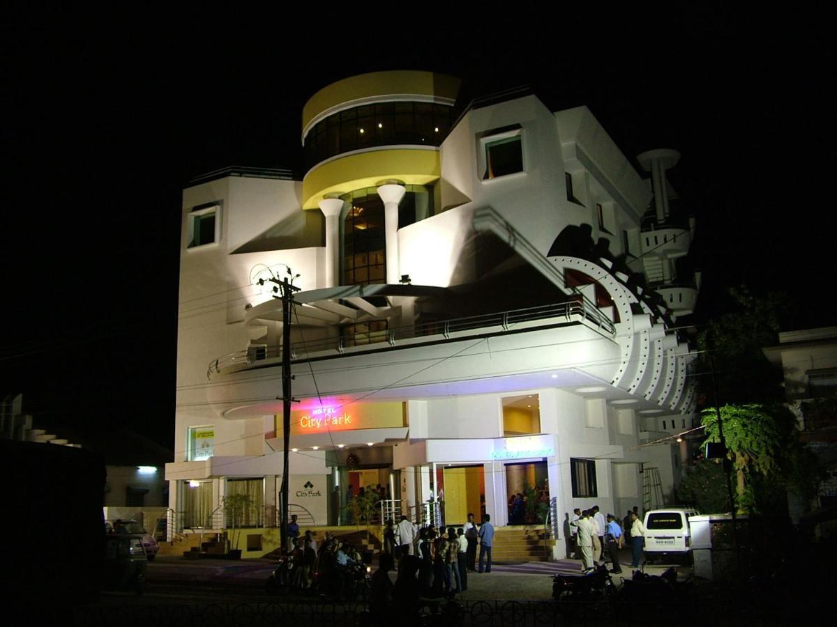 Hotel City Park, Solapur Buitenkant foto
