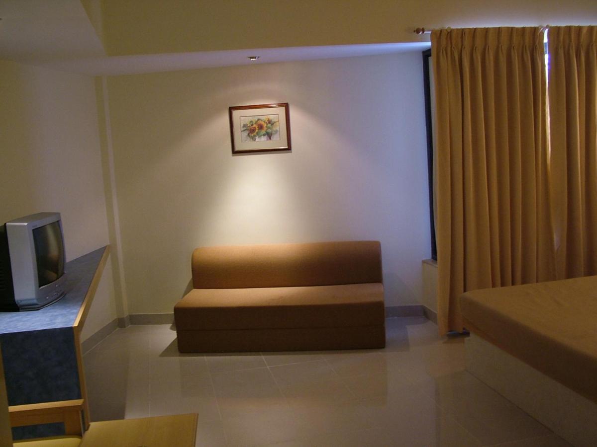 Hotel City Park, Solapur Buitenkant foto