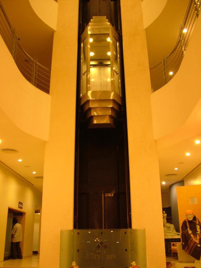 Hotel City Park, Solapur Buitenkant foto